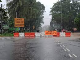 Soil, sink, land, landfill, landlord, earthwork, land grab, earthworks. Tanah Mendap Dan Runtuh Di Jalan Terengganu Sejahtera Facebook