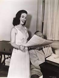 Best known for her performances in der rosenkavalier, the marriage of figaro, and la traviata , she was a celebrated performer at the metropolitan opera and other. Jarmila Novotna