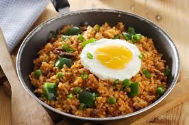 Di indonesia sendiri variasi umum nasi goreng ada nasi goreng biasa, nasi goreng jawa, nasi goreng putih, dan masih banyak lagi. Mungkinkah Membuat Nasi Goreng Menjadi Lebih Sehat Begini Caranya Tergantung Topping Yang Dibuat Semua Halaman Intisari