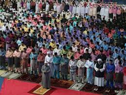 Seorang hamba allah yang sedang berusaha mendapatkan rasa takutkan allah dan rindukan nabi. Sambutan Maulidur Rasul Lambang Penyatuan Ummah