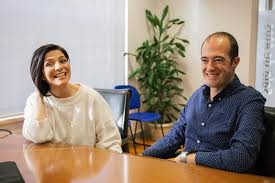 She was born in 1970s, in generation x. Catarina Miranda Diz Adeus A Radio Comercial