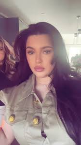 Darcie Hall (@_darciehall)