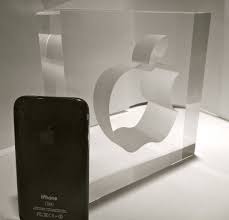 Apple S Rewards For Longtime Employees Apple Gazette Trophy Design Packing Design Apple Macintosh