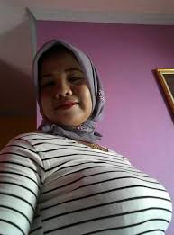 Stw Toket Gede ಮೇಲೆ X: Ada yg mau pijit in payudara bunda ga Klo ada  koment ya t.coi2SILWBbA6  X