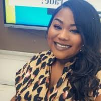 Marisa Evans's Instagram, Twitter & Facebook