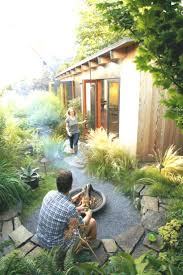 Looking For A Space That Would Foster Her Creativity Seattle Artist Kristie S Commercialarchite Cottage Garden Small Garden Design Backyard Landscaping
