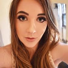 Marissa Holden (@Rissa85)