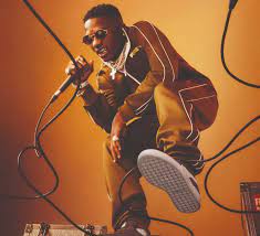 After cappin for months, the grammy winner announced that he will be releasing a deluxe version of his sizzling made in lagos album, which will feature new. Znop6x3sdwktm