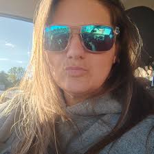 I'm currently living in my car working full time and doing DoorDash does  anyone know of any resources I'm not comfortable staying at coffee o for  personal reasons and safety and the