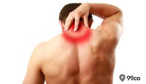 Hal ini biasanya terjadi karena penggunaan bantal yang tinggi ataupun rendah. 8 Cara Mengatasi Sakit Leher Belakang Paling Efektif