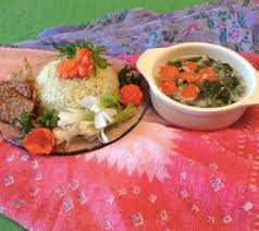 Kamu bisa tonton dan baca resep sayur bobor bersama dua contoh lauknya dibawah. Nasi Bayam Dan Lauk Pendamping Sayur Bobor Bayam