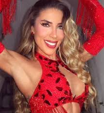 Isis Valverde se reúne com noivo, Marcus Buaiz, e o ex-marido, André Resende