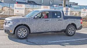 It may literally be bigger than expected for a compact pickup truck! Erlkonig Ford Maverick 2022 Lifestyle Pick Up Mit Hybrid Auto Motor Und Sport