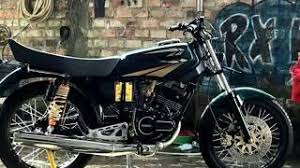 Kami rasa sobat modifikasi sudah tidak asing lagi dengan sepeda motor roda dua keluaran dari pabrikan garpu tala yaitu yamaha rx king. Download Modifikasi Rx King 135cc Hitam Mp4 3gp Mp3 Flv Webm Pc Mkv Daily Movies Hub