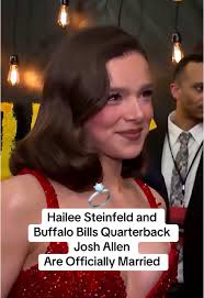 Hailee Steinfeld Helm Josh Allen