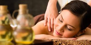 Hot masseuse relieves client's tension. 5 Ticklish Areas How Massage Therapists Handle Them Hawaii Massage Academy