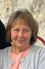 Meredith Bowling's Instagram, Twitter & Facebook