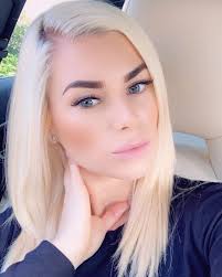 Happy bday @with_love__maxine hope you had an amazing day wish I could have  spent more time with you love you babe 💕 Thanks for hosting  @missbcoconutclub