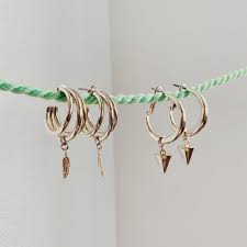 アクセサリーショップ𝘈𝘓𝘓𝘐𝘊𝘐𝘈𝘕𝘛 𝘙𝘐𝘓𝘌𝘠 on instagram アクセサリーショップ アリシアンライリーです𓇼 アリシアンライリー初リリースとなった ピアス2種類です𓇼 accessories keychain personalized items