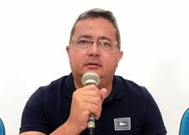 Câmara de Quiterianópolis homenageia delegada Karina Albuquerque com o  título de Cidadã Quiterianopolense