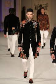 Wedding suits for men can sometimes be difficult to choose because you not only need to look fancy and elegant but also attract some attention. Mens Mehendi Outfit Ideas For Wedding G3 Fashion