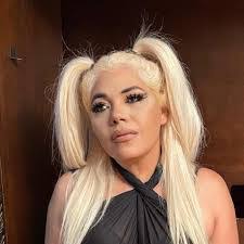 Claudia Avilez's Instagram, Twitter & Facebook