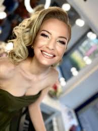 Angélina pettirossi hair and make up