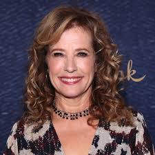 Marian Bello's Instagram, Twitter & Facebook