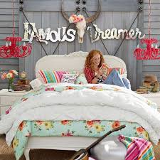 About junk gypsies newest posts upcoming cmas dierks bentley duck commander dynasty gac garage sale wars great american country green day, love the junk gypsies look pin your favorite projects from show see more ideas about gypsy style trash to. Junk Gypsy Bedroom