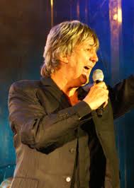 Boutot] avant d'tomber broke, beaucoup d'choses à faire pour nourrir mes accolytes j'ai vécu la misère et aujourd'hui j'me corrige middle finger dans les airs pour tous ceux. Jacques Higelin Wikipedia