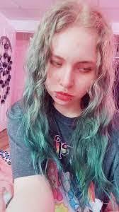 Ciara Francis's Instagram, Twitter & Facebook