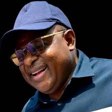 A Zetech University student by name Kitere alias Ryan Kyte has through his  Facebook account expressed deep frustration and distress over his  experience with lecturer Doreen Mwangi, accusing her of undermining his