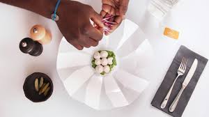 Nous proposons également des pastillas, des brochettes, du méchoui, ainsi que des bricks et des patisseries orientale. Livraison Vente A Emporter Les Initiatives A Paris Et En Banlieue