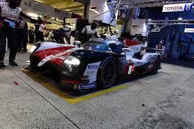 Smaller cars generally have gas tanks that hold 12 gallons worth of gas, while larger cars can larger cars hold up to 16 gallons, and the smallest tanks are around 9 gallons. How Much Fuel Does A Formula 1 Car Use F1 Nascar More Compared