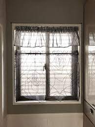 おしゃれな目隠し カフェカーテン の作り方 インテリア実例集 キナリノ カフェカーテン カーテン 作り方 キッチン 目隠し