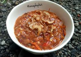 5 resep sambal khas indonesia dan cara membuat sambal aneka kreasi dari resep sambal terasi lengkap resep sambal kemiri serta resep sambal bajak super pedas. Resep Sambal Bawang Tomat Ebi Sambalkubedalho Oleh Annaphuphut Cookpad