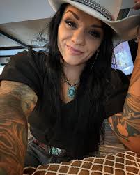 Stefanie Daniel's Instagram, Twitter & Facebook