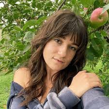 Liz Klink's Instagram, Twitter & Facebook