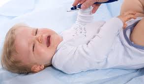 Une bronchiolite est une infection virale respiratoire touchant les petites bronches du nourrisson et du jeune enfant et se transmettant sur un mode épidémique saisonnier. Bronchiolite Une Maladie Infantile Courante En Hiver