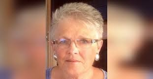 Laura Bourne's Instagram, Twitter & Facebook