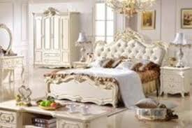 This Elegantly Designed Classic Italian Handcrafted Luxurious Bed Is Perfect To Furnish Y Luxurious Bedrooms Luxury Bedroom Furniture Classic Bedroom Furniture