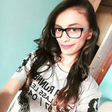 Minaz Hirani's Instagram, Twitter & Facebook