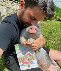 Mamma, questo libro è dedicato a te ❤️ Dopo quasi un anno e mezzo di  lavoro, questo pezzo di cuore prende vita. In questi ultimi due anni sono  successe tantissime cose. Sono