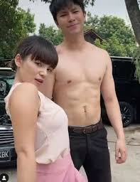 Dinar candy mengaku sangat terganggu karena dirinya terus dikaitkan dengan aldi taher. Dinar Candy Feather Appeared While Jogging With Fero Walandouw Iis Dahlia Thick Ya Neng Celebrity Okezone Medial News