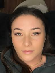 Looking at doing my eyelash course ready to start doing my own business.  Who have people used to do their courses with? Plus any advice is great for  first time beginner? Thank