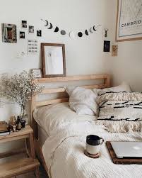 20 Wonderful Bohemian Minimalist Bedroom Ideas You Have To See Home Decor Bedroom Bedroom Design Aesthetic Bedroom