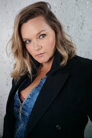 Lora Donaldson's Instagram, Twitter & Facebook