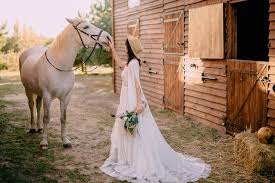 Welches brautkleid für eine mollige braut? Welches Hochzeitsmotto Passt Zu Ihrem Traumkleid