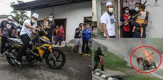 Hantar motosikal naik kereta api. Sayu Dapat Tahu Kisah Motor Lelaki Oku Terbakar Ustaz Ebit Hantar Bantuan Sinar Plus