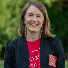 Elizabeth Bechard's Instagram, Twitter & Facebook